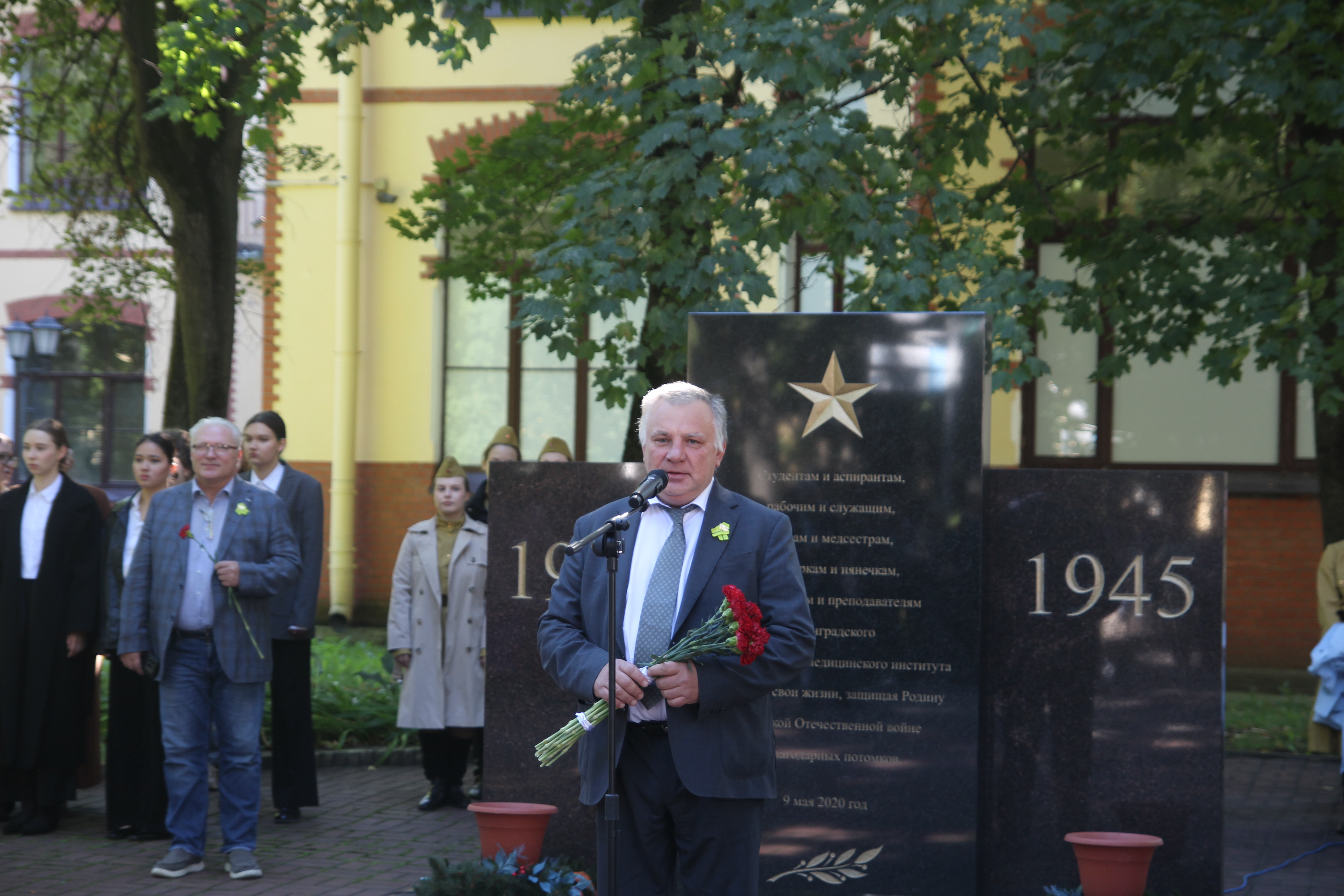 Подвигу твоему, Ленинград!  В Педиатрическом университете почтили память врачей блокадного Ленинграда