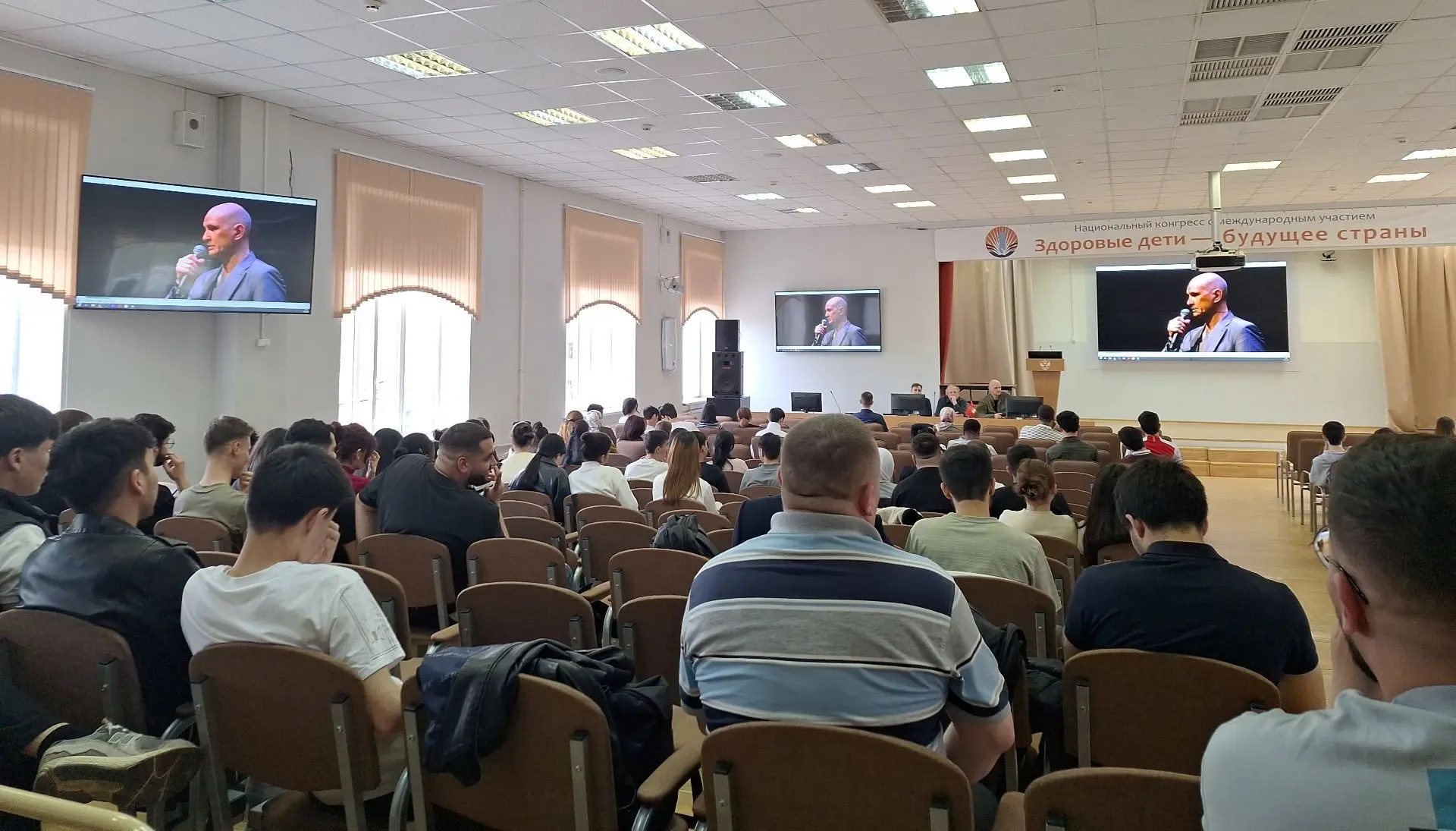 Ветераны фонда «Антитеррор» рассказали студентам СПбГПМУ о том, как вести себя при нападении террористов
