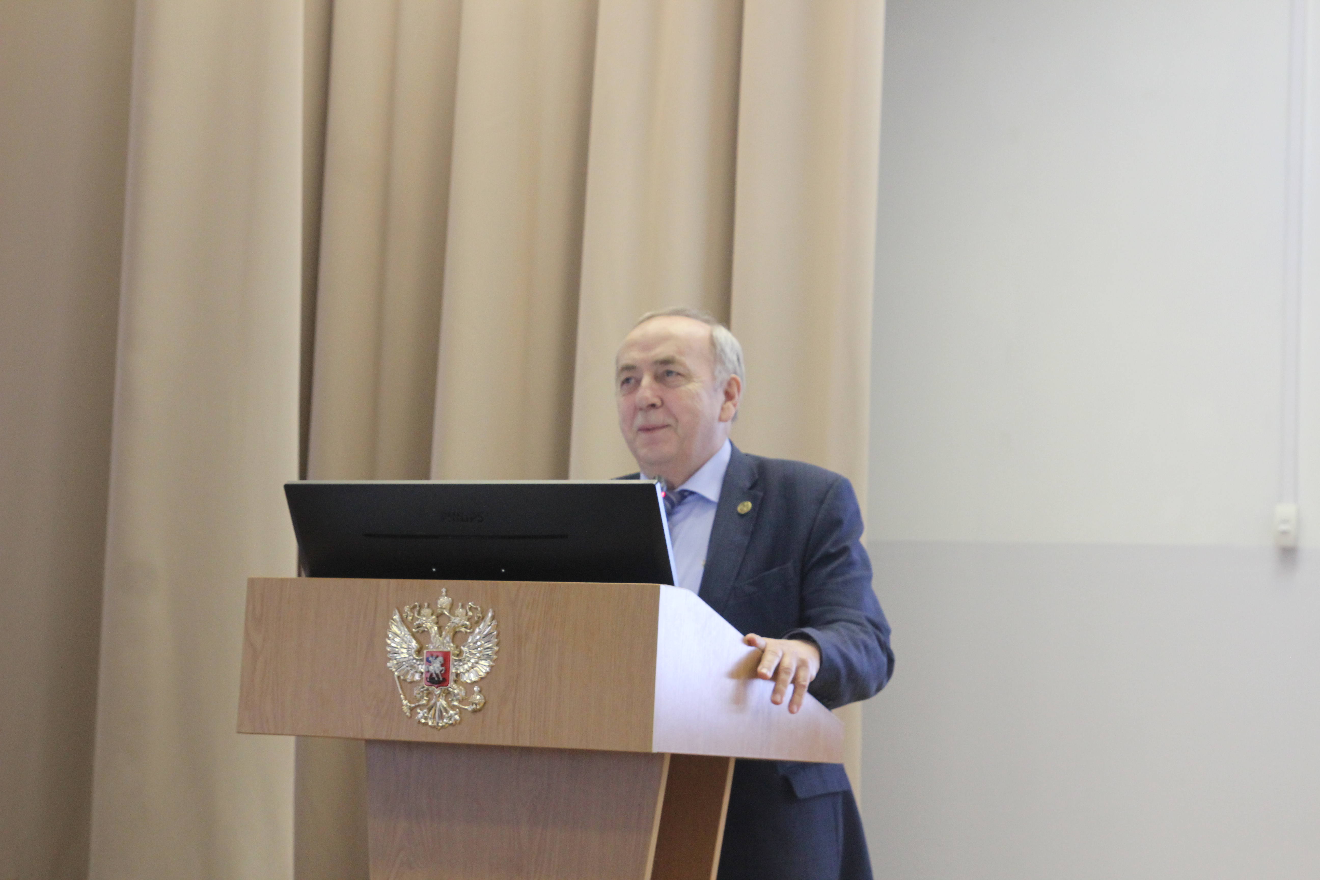  моя профессия  - врач