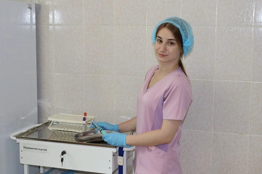 Студентка Педиатрического университета проходит практику на Алтае