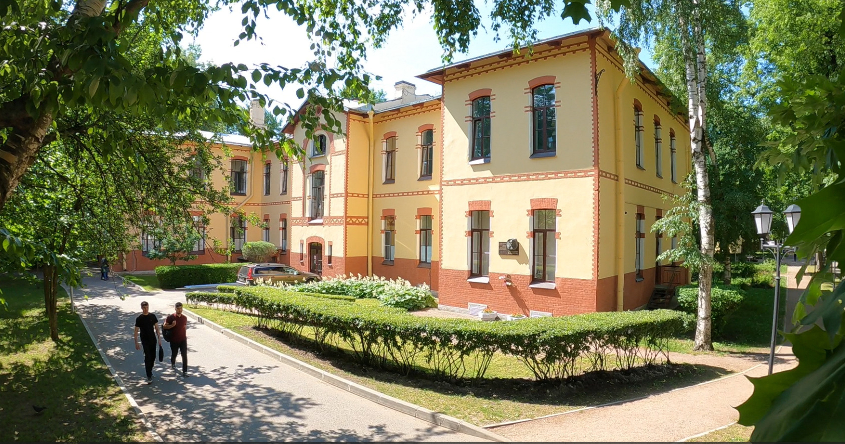 Врачи Педиатрического университета стабилизировали состояние ребёнка с опасным осложнением кишечной инфекции
