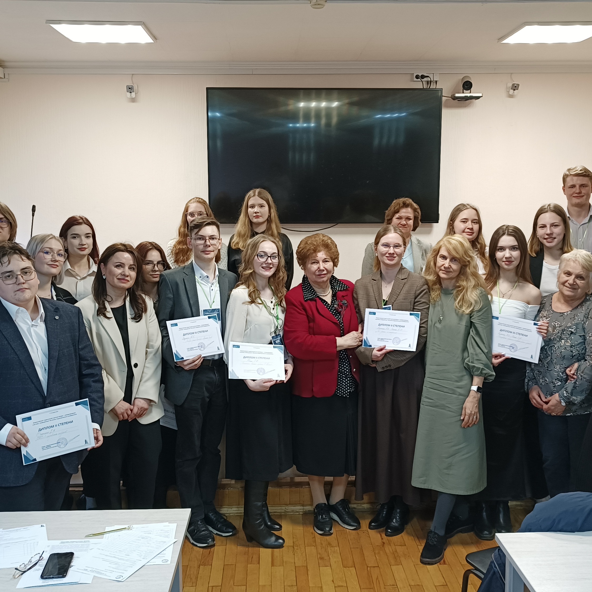 Участники заседания секции «Гуманитарные дисциплины» Всероссийского научного форума студентов с международным участием «Студенческая наука – 2025». Конференц-зал КДЦ, 17 апреля 2025 г. 