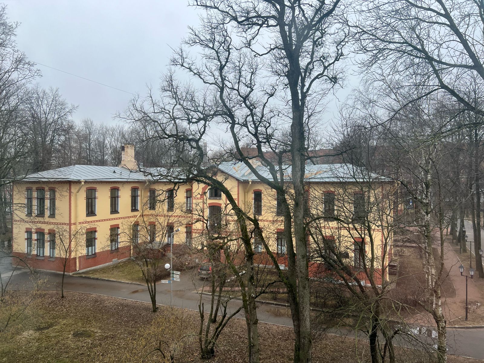 Врачи Педиатрического университета спасли двух детей с инородными телами в бронхах